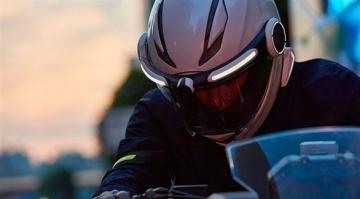 كاميرا بخوذة الدراجات النارية لنقل مقاطع فيديو لمواقع التواصل