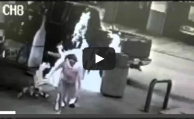 بالفيديو: يشعل النار في زوجته "بالخطأ".. بدلاً من السيجارة