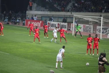 مواقع إلكترونية مغربية تتلاعبُ بمشاعِر الجُمهور الريّاضي الرجاوي والمغربي