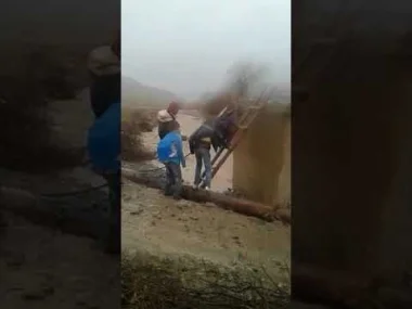 معاناة تلاميذ منطقة "اسكا سيدي يحيى ايوسف" بميدلت للوصول إلى المدرسة