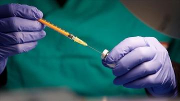 خطير...أمن البيضاء يوقف ممرضتين بتهمة إعطاء "تلقيح وهمي" مضاد لكورونا بمقابل مادي