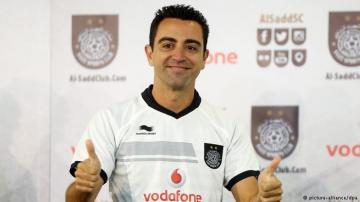 السد القطري يجدد عقد نجم برشلونة السابق تشافي هيرنانديز