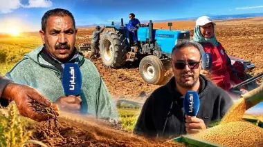 تانوردي- ميدلت.. الجرارات تشق الأرض وآمال الفلاحين معلقة بين السماء والأرض