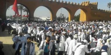 مسيرة الأساتذة المتدربين تدفع رجال الأمن إلى تطويق محيط بيت بنكيران