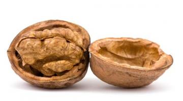 الجوز مرة أسبوعياً يقيك من أمراض القلب