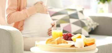الحامل في رمضان.. متى وكيف يمكنها الصوم "بأمان"؟