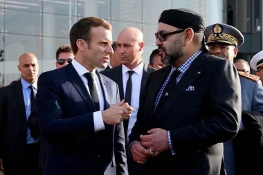 الملك محمد السـادس يعزي الرئيس الفرنسي ماكرون