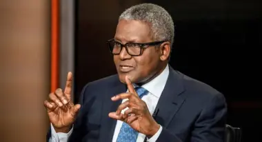 31.9 مليار دولار بدون تكنولوجيا.. كيف بنى أغنى رجل في أفريقيا ثروته؟