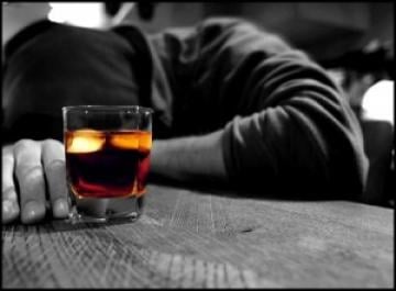 الخمور تحرم عشرات المرضى من عمليات زراعة الكبد