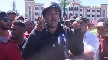 بكاء وتصريح صادم لصاحب "تريبورتور": كنجيب 50 درهم لولادي وبغاو يحرموني منها