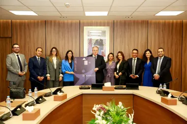 البريد بنك و"فيزا" يطلقان بطاقة Visa Business لتسريع الإدماج المالي ورقمنة المقاولات الصغيرة جدا والمهنيين في المغرب
