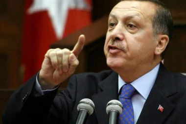 أردوغان يدعو ناخبيه لتلقين المتظاهرين "درسا" فى انتخابات 2014