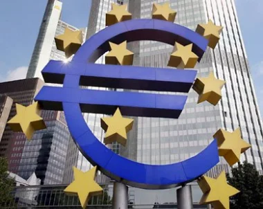 إسبانية تحصل على 3000 يورو بسبب انسداد باب البلدية على إصبعها 