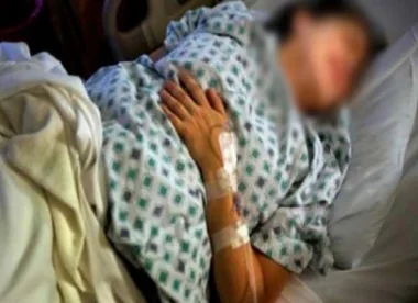 آسفي : سيدة حامل تنجب طفلها في صندوق سيارة بيكوب