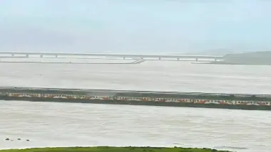 طنجة تحت حصار السيول.. الأمطار الغزيرة تجتاح الطرق وتهدد حركة القطارات