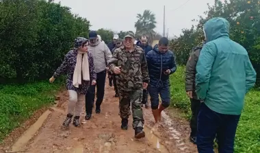 استنفار بالقصر الكبير بعد ارتفاع منسوب المياه.. والسيول تغمر أحياء بعلو يناهز متراً والسيمو تشيد بتدخلات عامل الإقليم