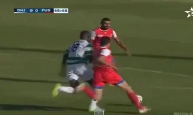 المهدي الباسل يتعرض لاصابة خطيرة من زميله