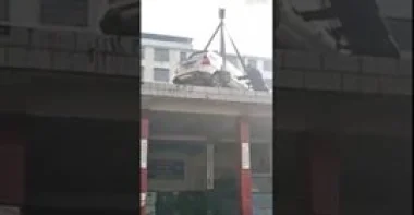 عقاب قاسٍ لسائق ركن سيارته مخالف (فيديو)