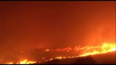 بالفيديو: أسرة هولندية تعبر جحيم حرائق غابات كاليفورنيا بالسيارة