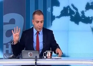 فيديو.. مذيع تركي يرفع "رابعة" عل الهواء