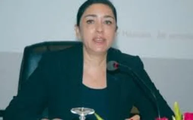 ياسمينة تفكر في التخلي عن السياسة 