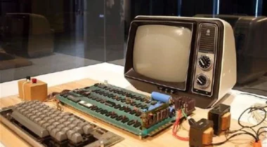بيع آخر جهاز أصلي من آبل بـ 365 ألف دولار