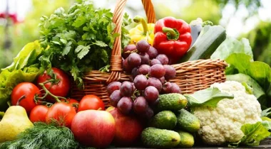 ما الأطعمة الأكثر والأقل تلوثاً بالمبيدات؟
