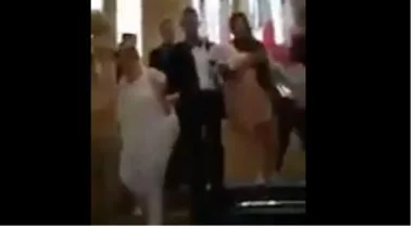 شاب مغربي تزوج بشيبانية فرنساوية ما مقاداش حتى تنزل الدروج
