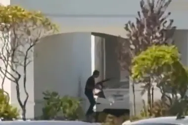 مجزرة داخل مطعم أمريكي.. 3 قتلى و7 مصابين في إطلاق نار مروع