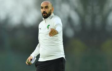 الركراكي يُلزم 6 محترفين بالحضور مبكرا لمعسكر الأسود