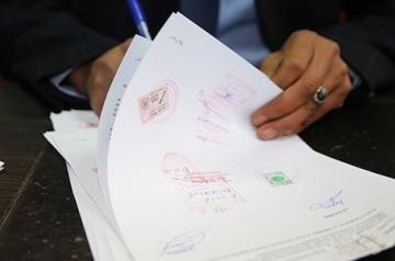 هام للمغاربة... الداخلية توضح حول العمل بتصحيح الإمضاء والإشهاد على مطابقة النسخ لأصولها بالجماعات الترابية