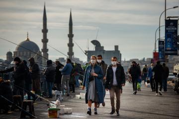 بالتزامن مع استمرار تسجيل الإصابات...تركيا تطلق مرحلة التلقيح ضد كورونا بالجرعة الثالثة