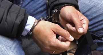 بينهم مواطن من جنسية عربية .. النصب على تجار يقود 5 أشخاص إلى الاعتقال
