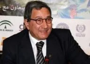 وزير الثقافة يختار الاستمرار في العبث الثقافي