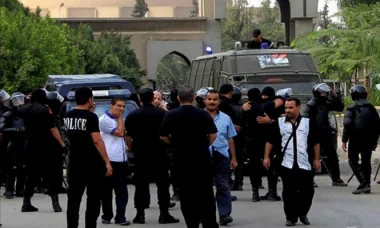 مقتل ضابط شرطة وإصابة آخر وثلاثة مجندين في تفجير عبوة ناسفة في القاهرة