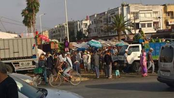 بالصور : مدينة الصخيرات تغرق في مستنقع من الازبال و الفوضى بمباركة من المسؤولين