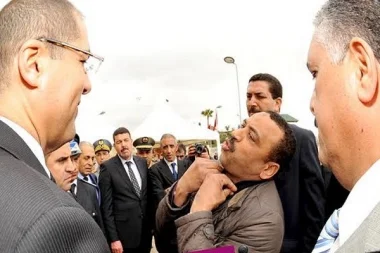 هذا ما قضت به محكمة البيضاء في حق الشرطي الذي اعترض موكبا رسميا مهددا بالانتحار