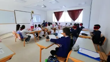 وزارة التربية الوطنية تُطلق تجربة «الأستاذ المرجعي» بإعداديات الريادة.. هذه مهامه وشروط اختياره