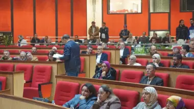 البيجيدي ينسحب من دورة مجلس طنجة.. بروحو: مرروا ميزانية 2027 ونحن نصلي العصر