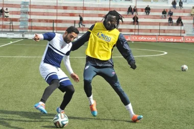 مرتضى فال يؤجل التمديد للمغرب التطواني بسبب عروض من فرنسا