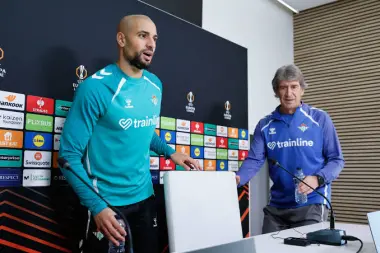 بيليغريني يتحدث عن "غموض" موعد عودة أمرابط ويربط تعافيه بحالة إيسكو