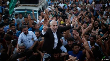 احتفالات في غزة وتكبيرات بالمساجد.. وحماس تعلن "الانتصار" على إسرائيل