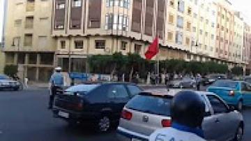 الملك محمد السادس يتجول في شوارع طنجة قبل المغرب