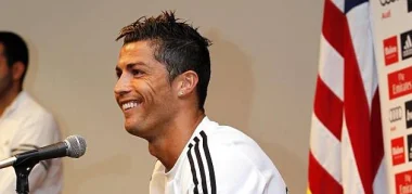 صحيفة "ماركا": ريال مدريد يجدد عقد رونالدو حتى 2018 