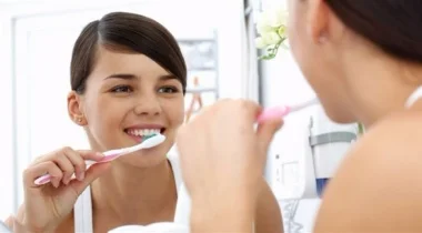 تغيير فرشاة الأسنان بعد نزلة البرد للوقاية من العدوى