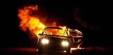 مؤلم...شخص يحترق حتى الموت داخل سيارته بعد حادثة سير مروعة