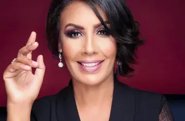 فنانة مغربية تستنكر حرمان والديها المسنين من "التجمع العائلي" بسبب إضراب العدول!