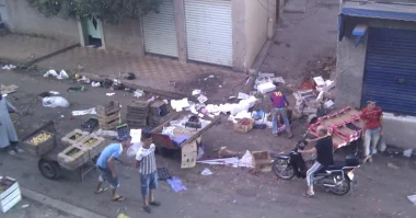 ملف للنقاش: الباعة المتجولون : احتلال للملك العام أم بحث مشروع عن لقمة العيش ؟؟؟