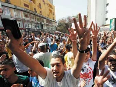 الشرطة والجيش المصريان يطوقان مداخل القاهرة الكبرى تحسبا لمظاهرات جماعة الإخوان المسلمين