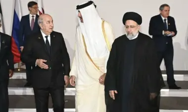 بلاغ غامض يضع الجزائر في مرمى الانتقادات: تجنبت إدانة إيران بعد قصفها لقطر!